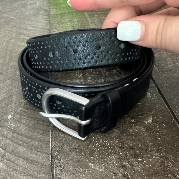 Target Accessories - TARGET Black Thin Faux Leather Belt Hole Detailing Womans Size L Silver Buckle